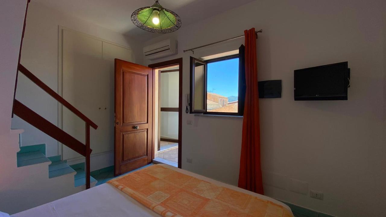 Terrazze Xxv Novembre Apartment Cefalu Bagian luar foto